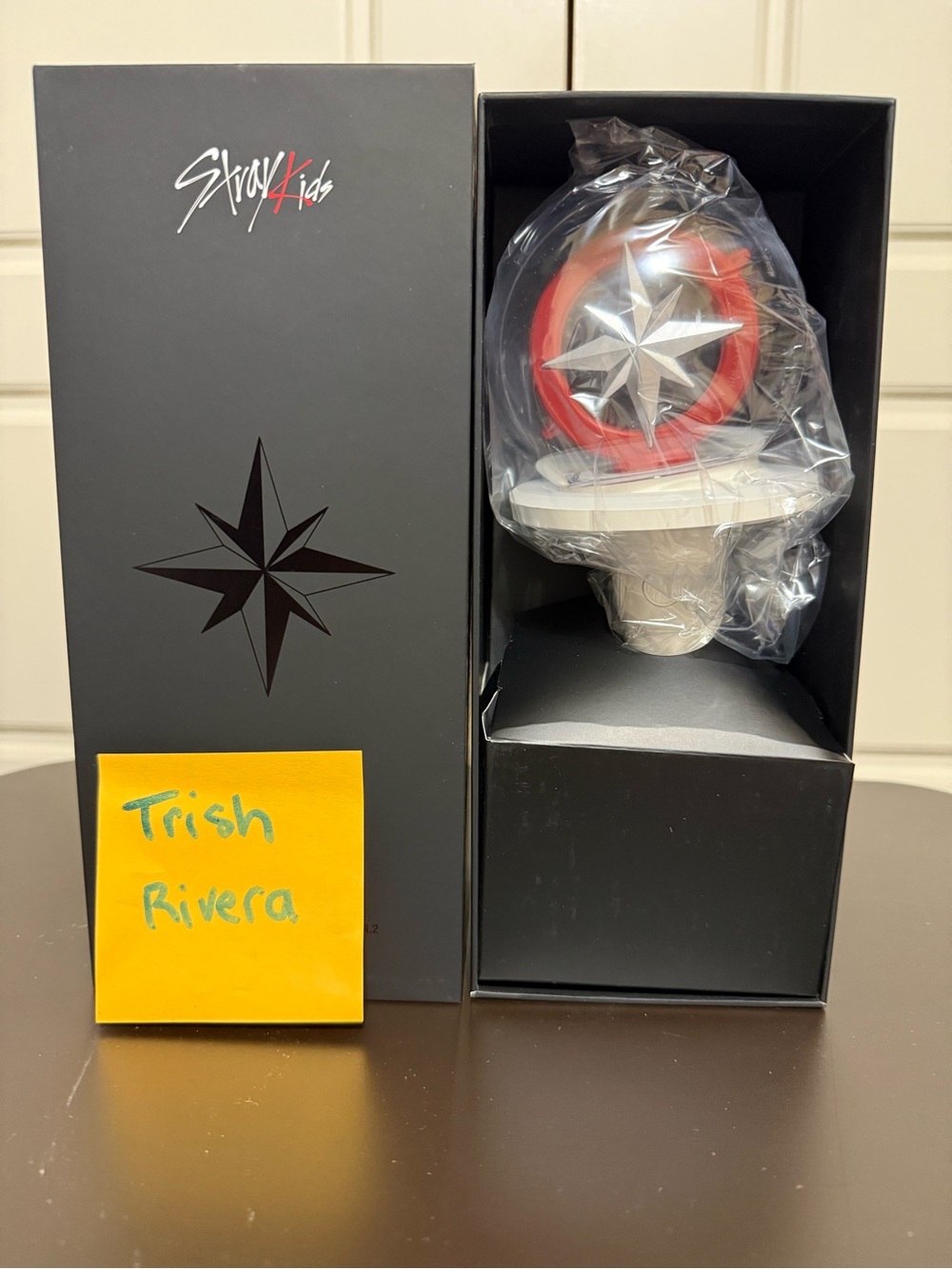 Stray Kids Official Lightstick (K-Pop Fanlight) - Black & Red